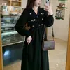Vestido midi de pana negro talla grande estilo coreano con bordado floral, cuello en V, botones para mujer, estilo commuter otoño e invierno, línea A
