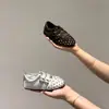 Tênis Mary Jane Infantil de Bolinhas Baixo 2026 Primavera/Verão Versão Coreana para Meninas Estudantes com Velcro Solado Macio Sapatos Pequenos de Couro
