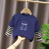 G2167# camiseta de algodão manga longa para meninos outono roupas infantis primavera e outono roupas infantis blusa de base infantil jaqueta roupas de outono roupas infantis T da moda
