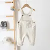 Roupas Infantis Primavera e Outono 2026 Estilo Coreano Macacão Infantil 0-3 Anos Macacão de Veludo para Bebê Calça Infantil Versátil