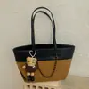 Bolsa de Moda Transfronteiriça Feminina 2026 Novo Estilo Feminino Pequena de Alto Padrão Design de Nicho Bolsa de Mão Bolsa Tote de Grande Capacidade para o Dia a Dia