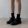 Mocassins de Pele de Carneiro Estilo College Britânico Retro com Cadarço Versáteis Fashionáveis de Salto Médio para Mulheres com Saltos Grossos