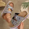 Chanclas de Playa con Lentejuelas Cruzadas, Pastel Esponjoso, Doble Hebilla, Nueva Colección Verano 2026, Suela Gruesa, Exterior de Corcho, Sandalias Europeas y Americanas para Mujer