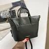 Tendencia Transfronteriza Estilo Coreano Bolso Pequeño Cuadrado de Mano para Mujer Bolso 2026 Otoño Nueva Llegada Color Sólido Bolso de Hombro Simple Bolso Cruzado para Viajes
