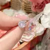 Anillo Exquisito Personalizado Corte Rosa Camelia Luz de Lujo para Mujer, Colgante de Diseño de Nicho, Pendientes de Alta Gama a la Moda