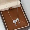 Novo Modelo 2025 Corrente Elegante para Clavícula com Zircônia Microincrustada para Mulheres, Colar com Pingente de Pétala e Franja de Design Exclusivo, Corrente de Pescoço Exquisite