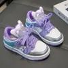 Zapatillas Deportivas para Niños 2025 Primavera Nuevo Estilo Zapatos Casuales para Niñas Zapatillas de Correr para Niños Medianos y Grandes Zapatos de Lona de Caña Baja para Niños Versátiles