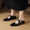 Sandálias Femininas de Verão para Uso Externo, Estilo Mary Jane, Sapatos que Aumentam a Altura, Sandálias de Verão com Fecho e Bico Fechado, Novo Modelo 2026