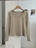 Camiseta básica de manga larga ajustada de color liso con cuello en U y hombros rectos para mujer KEKEZOON 8800