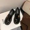 Versão em estoque~Estilo Academia Britânica miu pessoa preguiçosa salto grosso mocassins de calçar fivela de metal sapatos de couro para mulheres primavera e outono