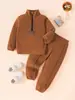 Conjunto de roupas infantis de duas peças com forro de fleece para meninos, estilo novo de inverno 2025, jaqueta de camurça com gola alta para meninas, macio e quente