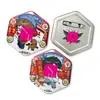 Personalización de insignias hexagonales, personalización de insignias de hojalata, insignia de personaje de anime, insignia creativa, broche