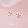 Brincos de camélia Design de nicho de verão feminino Sensação de estilo estrangeiro Brincos de flores exclusivos Brincos de trabalho diário
