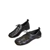Mocasines negros únicos con cordones para mujer, nuevo estilo otoño 2026, zapatos de suela plana para combinar con faldas, zapatos pequeños de cuero estilo británico