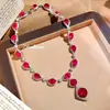 Colar Vermelho com Corindo, Diamante de Alta Resistência, Corrente para Conjunto de Banquete de Alto Carbono, Luxo Leve, Que Muda de Cor, Moderno, Vermelho Sangue, Versátil, Cobre