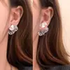 Pendientes de mariposa para mujer, estilo minimalista de alta gama para verano 2025, nuevos pendientes desmontables, estilo popular de celebridad de internet, pendientes huecos