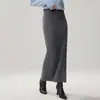 Nueva colección de otoño e invierno: una falda de punto de cachemira de hilo doble de siete agujas, gruesa, de corte ajustado, que favorece la figura y a la moda, de largo hasta la rodilla, con adornos de botones
