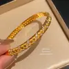 Pulsera Colgante Flor de Circonita Chapada en Oro Real, Pulsera de Lujo Ligero de Gama Alta, Joyería de Mano Versátil Exquisita Deslumbrante 2026 para Mujeres