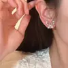 Pendientes Huecos de Mariposa Simples y Elegantes para Mujer, Versátiles y Modernos, Selección de Influencers, Pendientes de Lujo Ligero de Nicho de Alta Gama