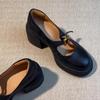 Sapatos de Couro com Solado Grosso e Bico Redondo para Mulheres 2026 Estilo Britânico Versátil Retrô Boca Rasa Tira com Fivela Salto Grosso Sapatos Mary Jane