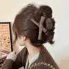 Pin de tiburón de peluche de dibujos animados, un pasador de pelo de tamaño grande y alta gama para crear peinados elaborados, una pinza de pelo de garra para mujer, un delicado accesorio para el cabello