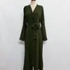 Nuevo cárdigan de punto grueso con bordado pesado, borlas de moda y retazos Yiduoduo talla grande, vestido elegante 24763 para mujer
