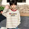 Camiseta de manga larga a rayas de retazos de algodón puro para niños, nuevo estilo primavera y otoño 2026 para niños, camiseta básica holgada, top de moda