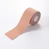Venta al por mayor de fábrica adhesivos transpirables para el pecho fruncido tela elástica autoadhesiva cinta deportiva sujetador adhesivos para el pecho anti-golpes anti-caída