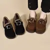 Colección nueva de invierno 2026: mocasines de cuero suave con punta profunda para mujer, con forro de felpa para abrigar y comodidad, versátiles y fáciles de combinar, disponibles en cuero ante y estilos de bota de algodón.