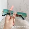 Gafas de Sol Estilo Nuevo para Mujer, Color Degradado, Montura Pequeña Cuadrada Sin Marco de Borde Cortado a la Moda, Moda Europea y Americana