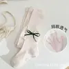 Meia-calça infantil de verão em tela com laço de renda, legging respirável e altamente elástica anti-mosquitos para bebês e crianças pequenas.