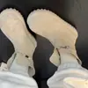 Botas de moda vermelhas com bico largo para mulheres, novo modelo de primavera 2026, botas curtas Birkenstock de sola grossa de uso duplo, botas de motocicleta retro de cano curto