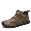 Botas Martin Masculinas de Cano Médio Transfronteiriças Outono e Inverno Novo Estilo Costura Manual Botas de Couro PU Solado Plano Antiderrapante Calçados Masculinos Casuais para Exterior