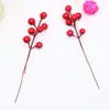 Nuevo racimo de frutos rojos transfronterizos decoraciones de Navidad, frutas grandes y pequeñas y espigas de frutas para decoración de árbol de Navidad, adornos colgantes