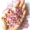 Cavalo decoração de cascalho de cristal rosa material de cascalho de cristal rosa Madagascar garrafa Copo produtos transfronteiriços pedido de comércio exterior