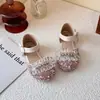Sapatos Antiderrapantes de Cristal Strass para Crianças 2026 Sandálias Fechadas para Menininhas Sapatos de Princesa Verão Sola Macia Novos Modelos para Meninas