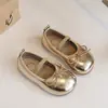 Sapatos de couro infantis 2025 primavera e outono novos estilo coreano estilosos para meninas laço bebê versátil moda sapatos casuais