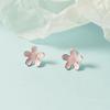 Brincos Pequenos e Simples de Pó de Sakura para Mulher, Estilo Japonês, Brincos de Flor Fofos, Mini Brincos da Moda de Alta Qualidade que Combinam com Tudo