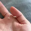 Pendientes Mini de Lazo Simples y Compactos para Mujer, Pendientes Exquisitos y Dulces, Tachuelas Versátiles de Nicho para el Uso Diario para 2025