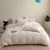 Conjunto de Quatro Peças de Veludo Leiteiro 2026 Novo Estilo Bordado com Lantejoulas Espessado Coral Veludo Lençol de Cama Veludo Dupla Face Capa de Edredom Conjunto de Três Peças