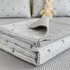 Cubrecama de algodón lavado, pieza única, Clase A, apto para bebés y madres, universal para todas las estaciones, juego de tres piezas acolchado grueso antideslizante para tatami, cama individual 3