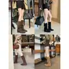 Botas de montar para mujer estilo Grape Mom, con 6 cm de altura, estilo coreano, punta redonda, tacón de bloque, con hebilla de correa cruzada, botas de motociclista