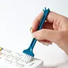 Los accesorios en stock incluyen cepillos pequeños, cepillos de limpieza para computadora, cepillos de limpieza para teclado, cepillos para pantalla y cepillos para electrodomésticos pequeños.