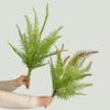 Decoración de pared de planta artificial nórdica hoja de helecho de plástico helecho hierba diseño de jardinera callejera hierba falsa artificial 18 plantas verdes