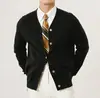 Nuevo cárdigan de punto de otoño para hombre, color liso, casual, retro, moderno, ajustado, suéter fino para hombre, abrigo delgado