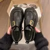 Mocassins de Solado Grosso para Calçar Sem Cadarço Femininos 2026 Nova Coleção Primavera Mais Vendidos Aumentam a Altura Estilo Britânico Sapatos de Couro Sapatos Pretos Simples