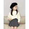 Suéter para Niñas Estilo Coreano Otoño e Invierno 2025 Nuevo Estilo Occidental Bordado Cuello Redondo Suéter Tejido Bebé Color Sólido Suéter Trenzado