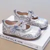 Sapatos de princesa da moda com bolinhas para meninas, nova coleção outono 2026, sapatos de princesa de sola macia para meninas pequenas, sapatilhas Mary Jane doces
