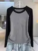 Camiseta feminina de algodão puro com gola redonda e mangas compridas, novo estilo outono 2026, corte slim, que valoriza a silhueta, camada interna, top com manga raglan
