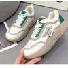 Zapatos casuales, zapatos versátiles, tenis, zapatos blancos de suela suave 2026, nuevos estilos modernos y de moda, diseño de punta cuadrada, en stock, venta al por mayor para mujer